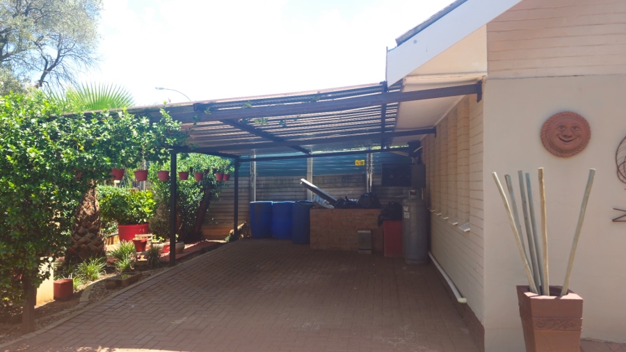 4 Bedroom Property for Sale in Universitas Free State